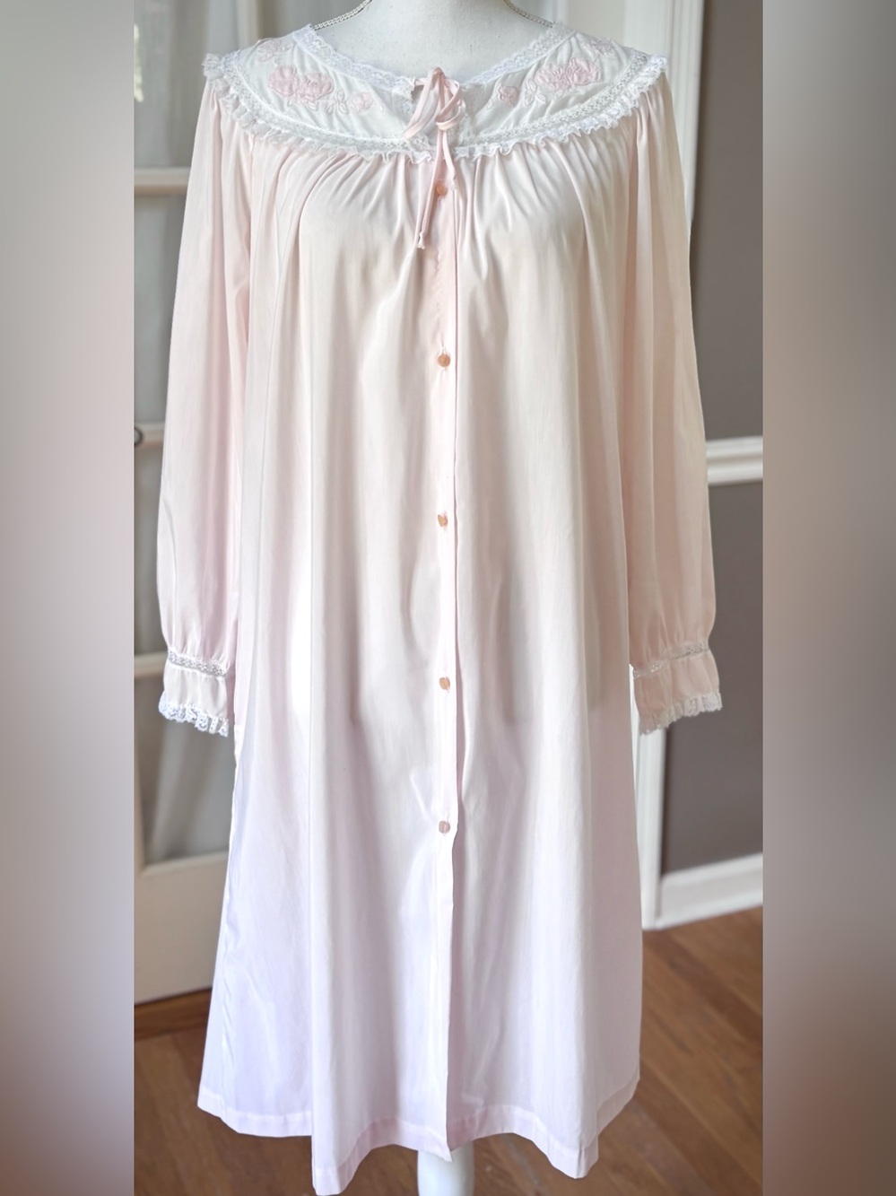 Vintage Barbizon Pink Housecoat Floral Embroidery Lace Lounger S
